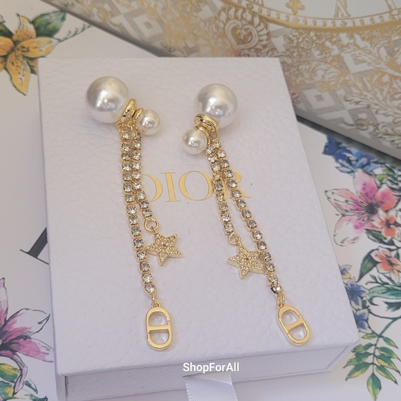 Dior Tribales EarringsGold-Finish Metal, fox Resin Pearls and White Crstal - Picture 1 of 13